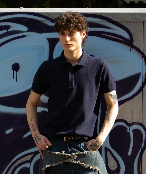 Polo botón oculto manga corta